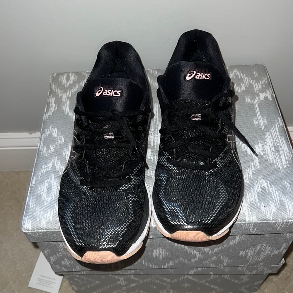 brand new asics size 10! worn once.